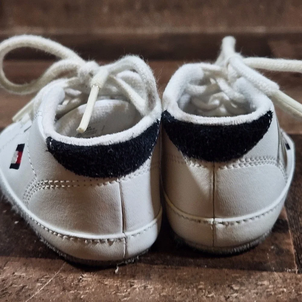 Tommy Hilfiger Baby Shoes Sneakers 2 Months White Leather Laces Infant Newborn